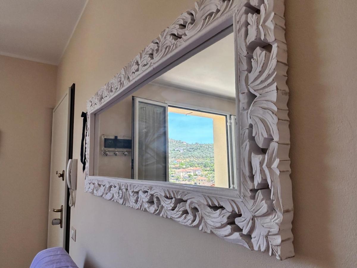 Holiday Home Delo - Imperia Ngoại thất bức ảnh